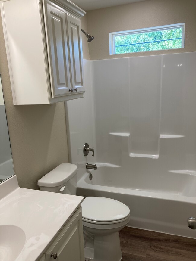 Building Photo - 1004 S Porter Ave