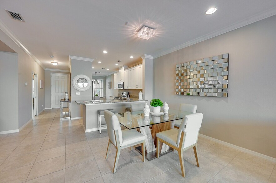 Building Photo - 9413 Terresina Dr