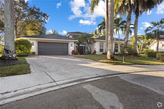 Building Photo - 3719 Oak Ridge Cir