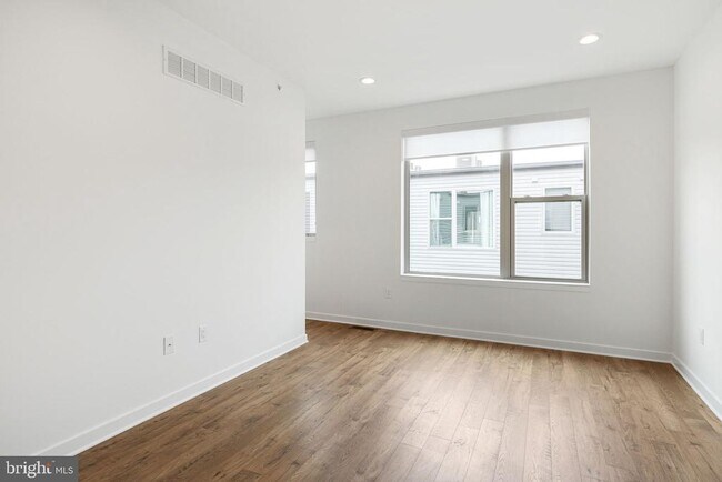 Building Photo - 3126 Pierview Ln