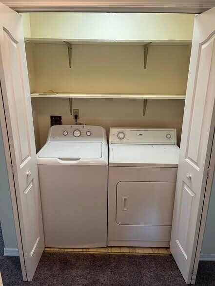 In unit laundry - 777 S Mink Rd