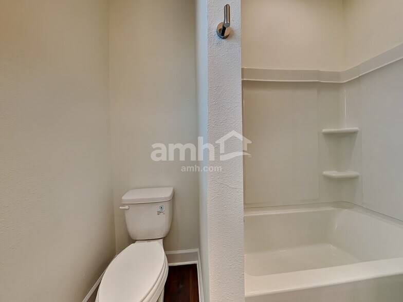 Building Photo - 963 Tan Tara Trl