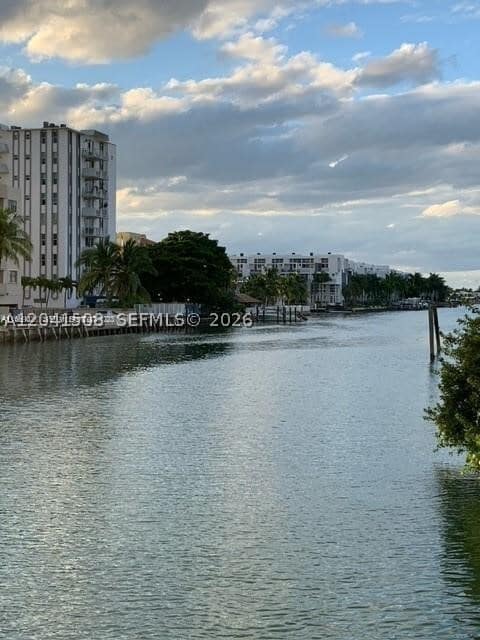 Building Photo - 7149 Bay Dr E