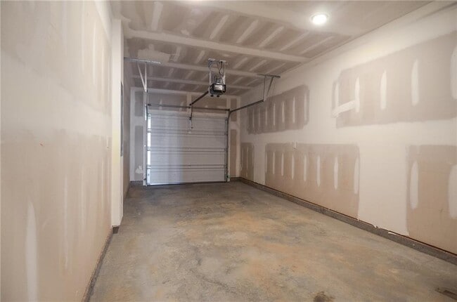 Building Photo - 4553 High Rdg Ct