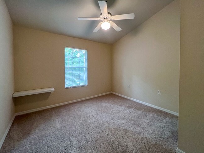 Building Photo - Beautiful 3 Bedroom Condo in the Links wit...