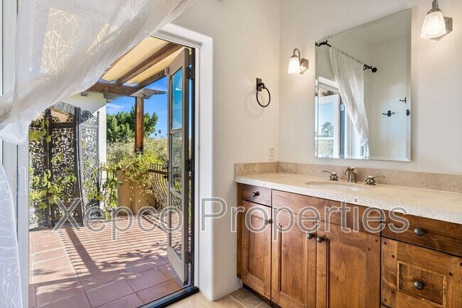 Building Photo - 175 Villaggio W