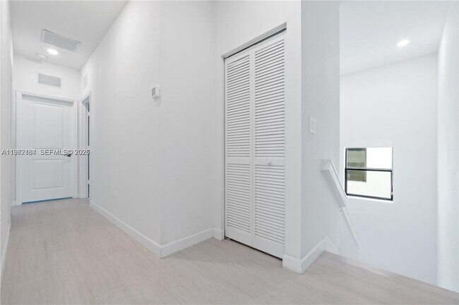 Building Photo - 11932 SW 241 Ter