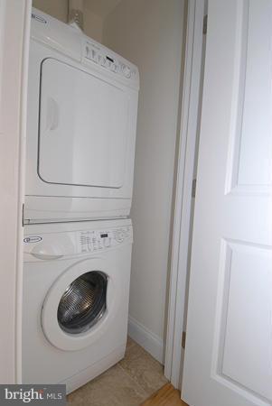 Building Photo - 1901 Lincoln Rd NE