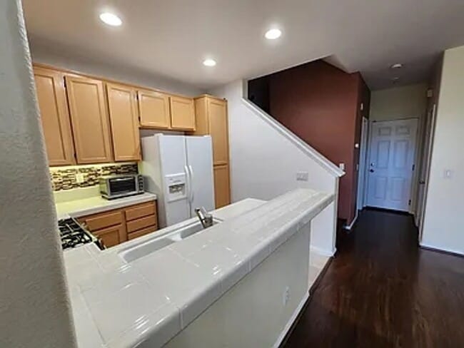 Building Photo - Updated with Pool, 3 Bd 2.5 Ba Chula Vista...