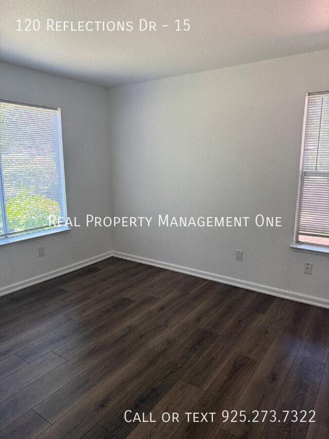 Building Photo - 120 Reflections Dr