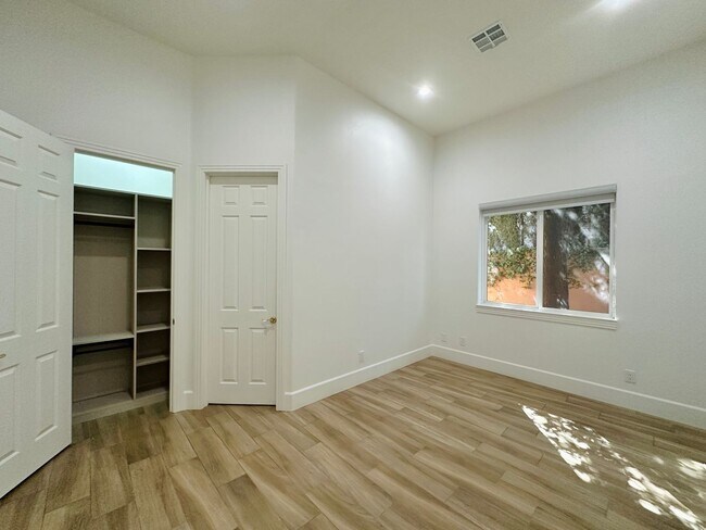 Building Photo - Stunning home with pool in prestigious Eagle Hills!