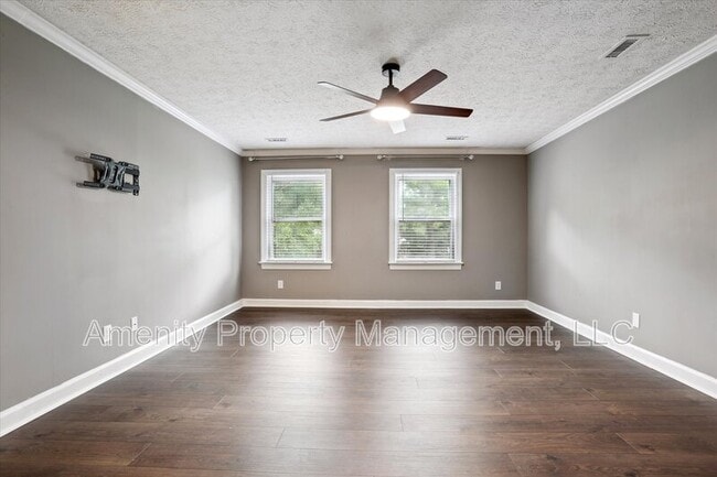 Building Photo - 11 Blacksmythe Ln