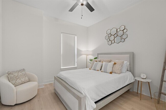 Building Photo - 3800 Sandhill Crane Dr