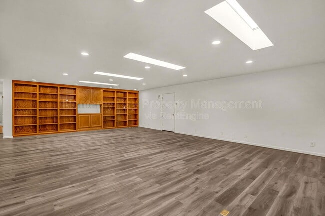 Building Photo - 4083 Sunset Ln