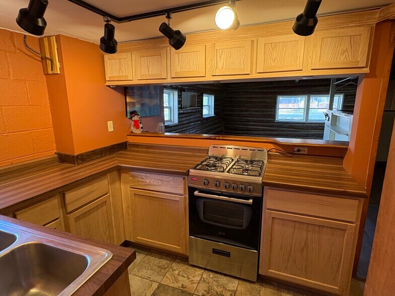 Building Photo - 3050 J Maddy Pky