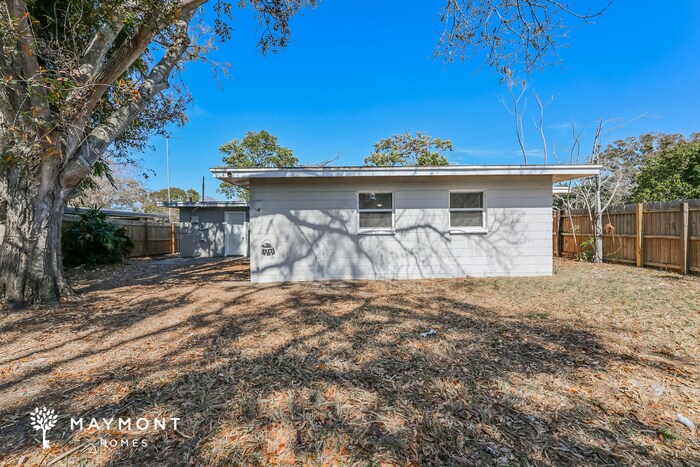 Building Photo - 5608 32nd Ave N