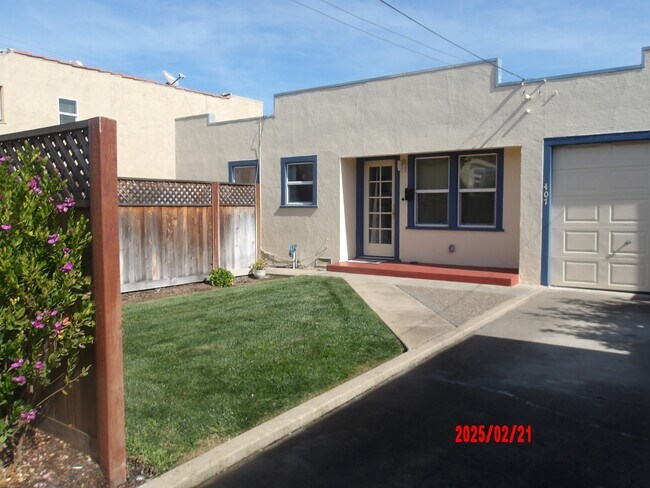 Building Photo - 407 Cayuga St