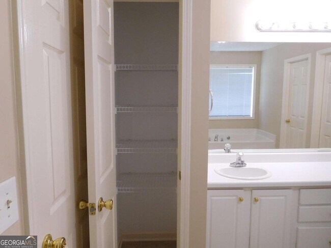 Building Photo - 3202 Keenly Ives Ct NE