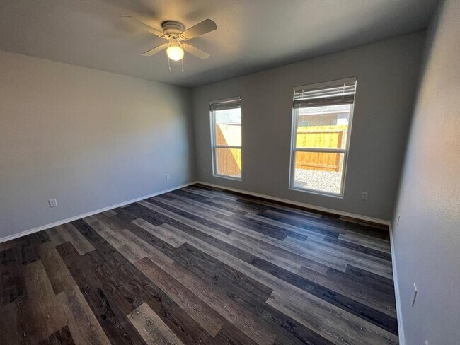 Building Photo - 5611 Jarvis St