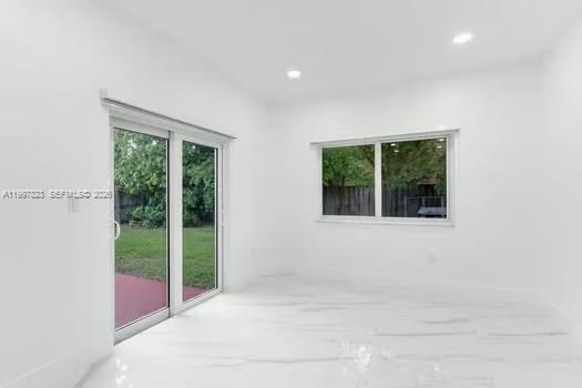 Building Photo - 4127 NE 30th St