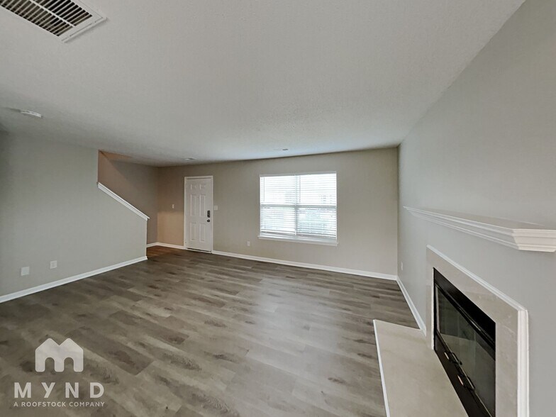 Building Photo - 11550 Stewarts Crossing Dr