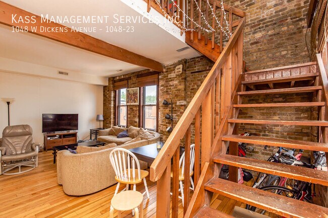 Building Photo - 1048 W Dickens Ave