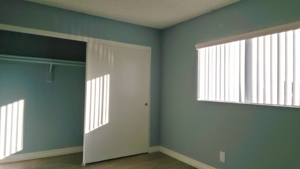 Building Photo - 4130 Manhattan Beach Blvd