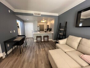 Building Photo - Meridian Fully Furnished Studio Condo - Re...
