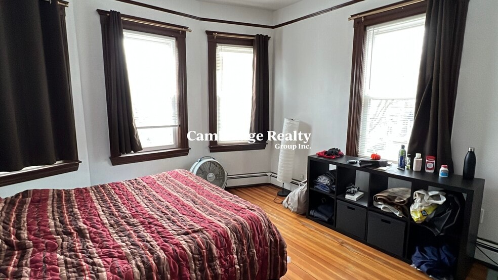 Building Photo - 113 Columbia St