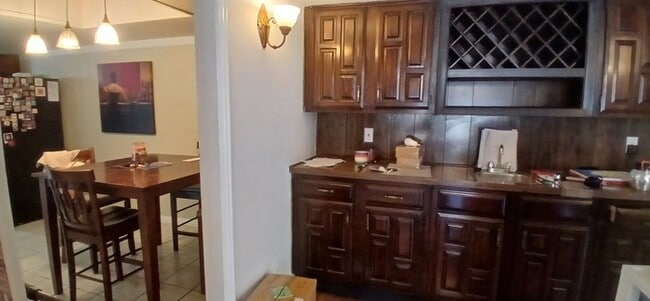 Building Photo - Move-In Ready Dallas Gem — 4 Bedrooms, 2 L...
