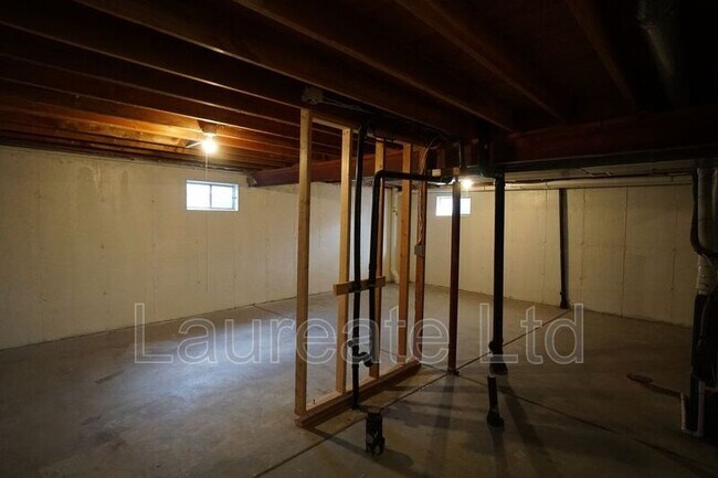 Building Photo - 7564 S Ogden Way
