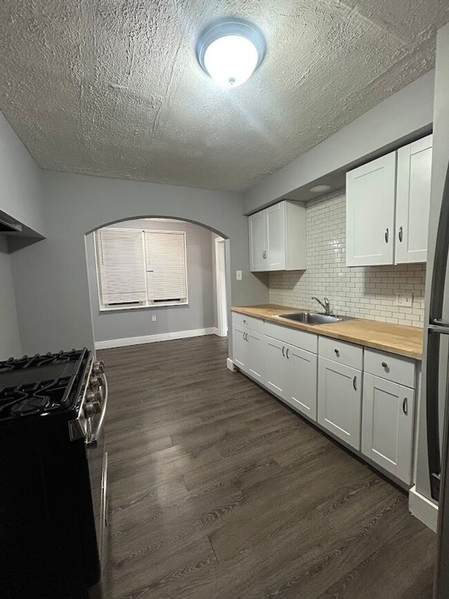 Building Photo - 45 S Miami Ave