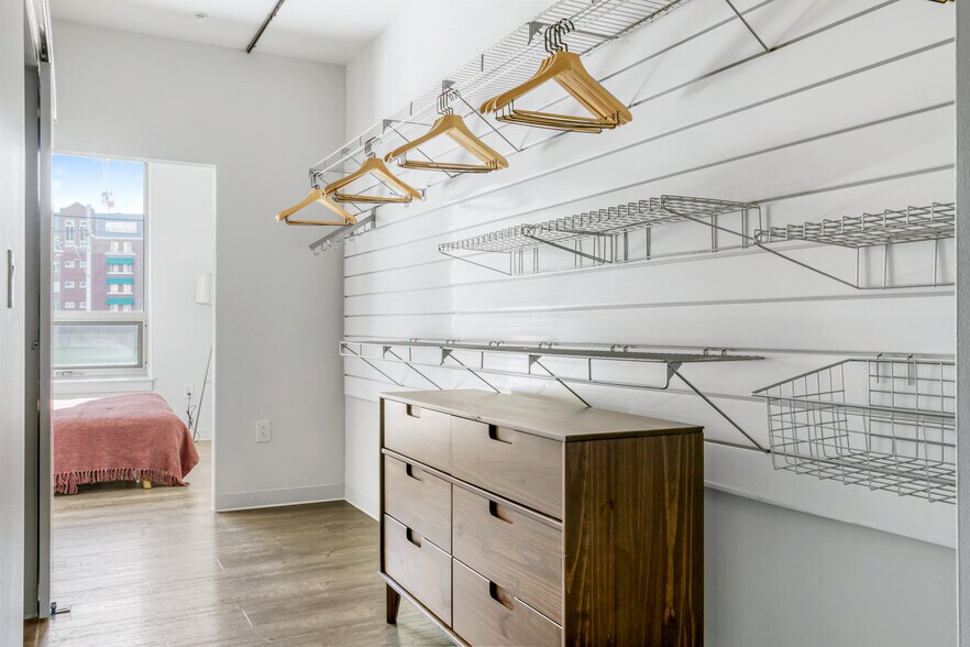 Building Photo - 5 Glassworks Ave