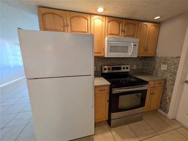 Building Photo - 5015 Overton Dr