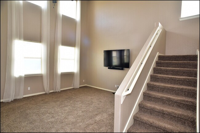 Building Photo - 13239 Emerald Isle St