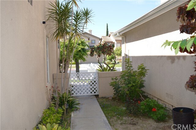 Building Photo - 15272 Rousseau Ln