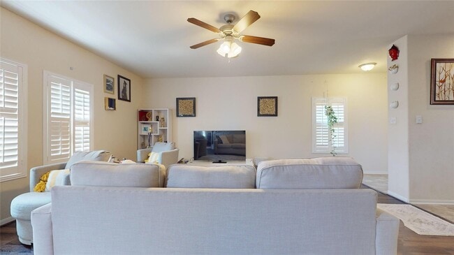 Building Photo - 3202 Cabin Wood Way