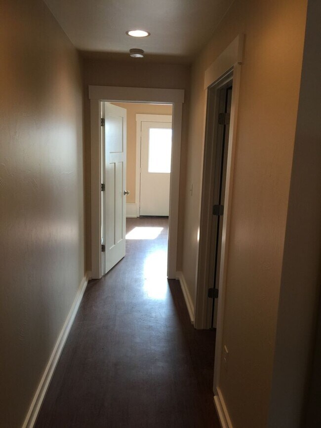 Building Photo - 206 Graves Trail