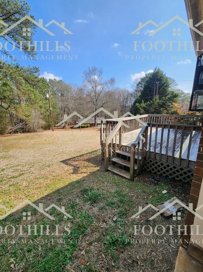 Building Photo - 702 Beagle Run