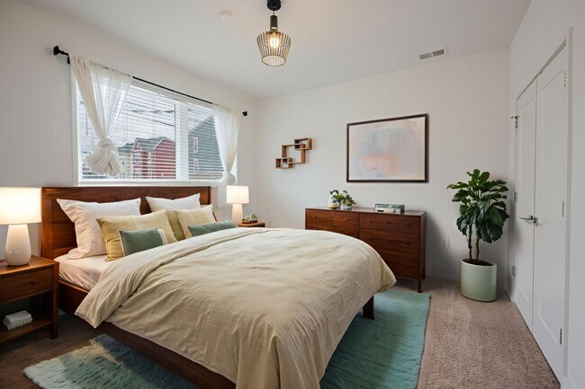 Building Photo - 404 51st St SE