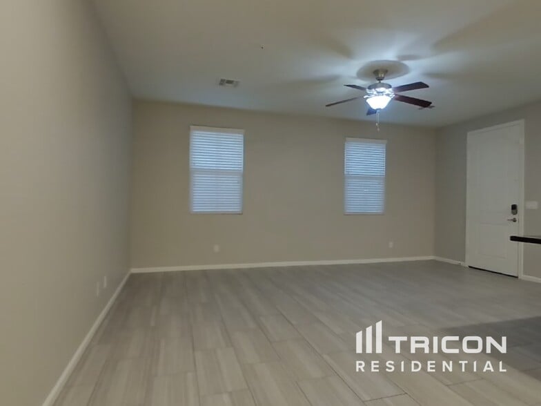 Building Photo - 12577 W Via Dona Rd