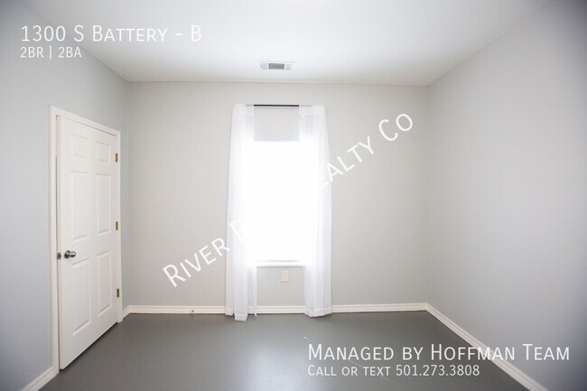 Building Photo - 1300 S Battery St