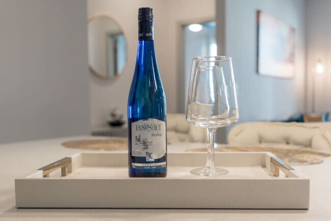 Building Photo - 5775 Sunrise Wy