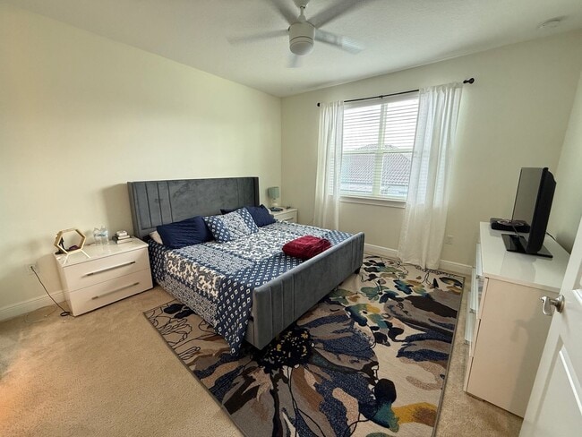 Building Photo - 7 bedroom/6 bath Dr. Phillips Home