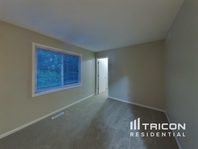 Building Photo - 13537 Dellwood Ct