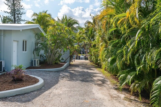 Building Photo - 2780 NE 16th St