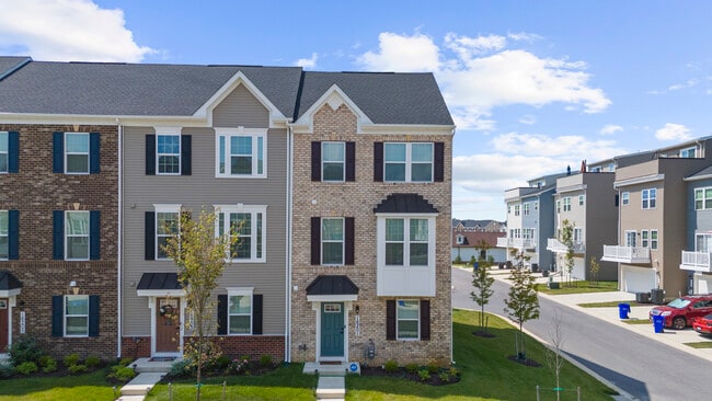 Building Photo - 16201 Bright Star Wy