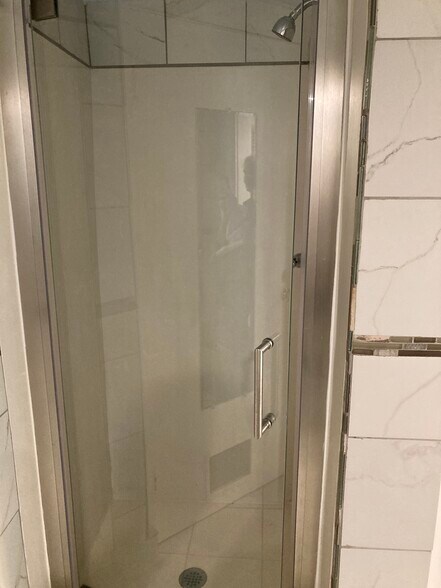 Shower - 1561 Webster St