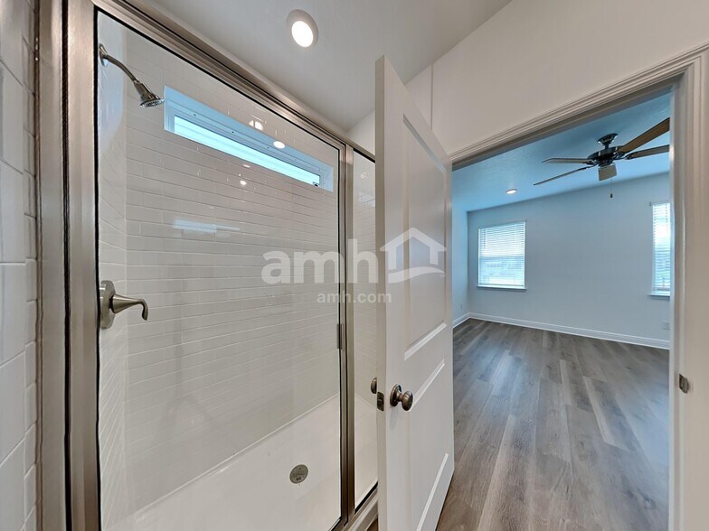 Building Photo - 6377 Atlantic Bch Ave