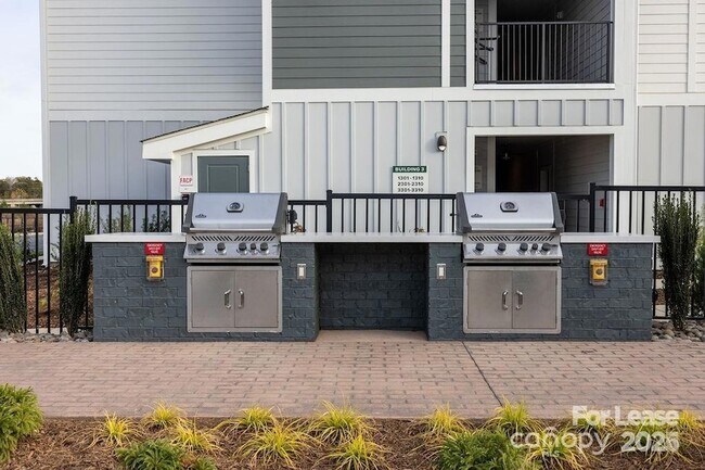 Building Photo - 225 Rhyne Rd